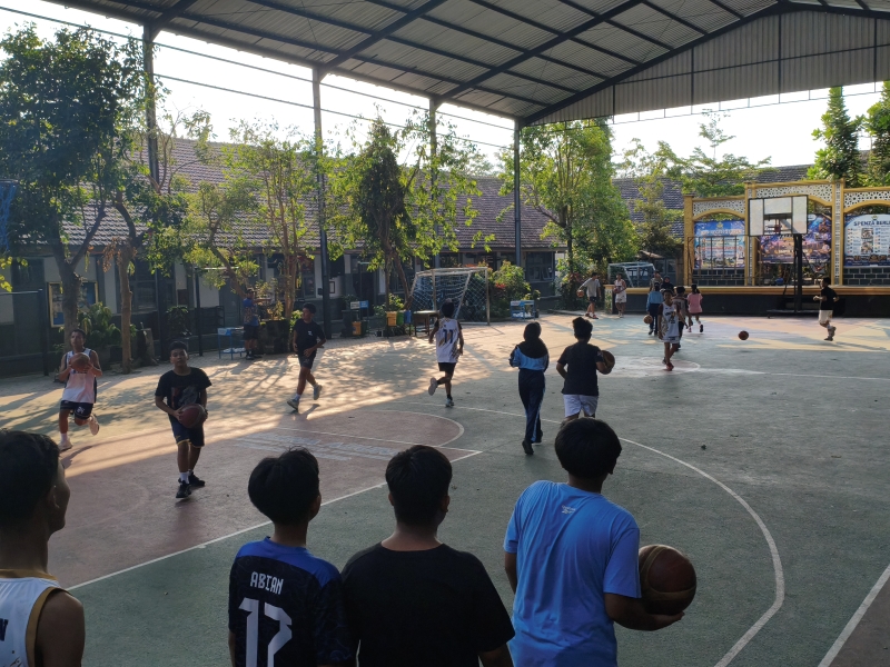 Kegiatan Rutin Bola Basket
